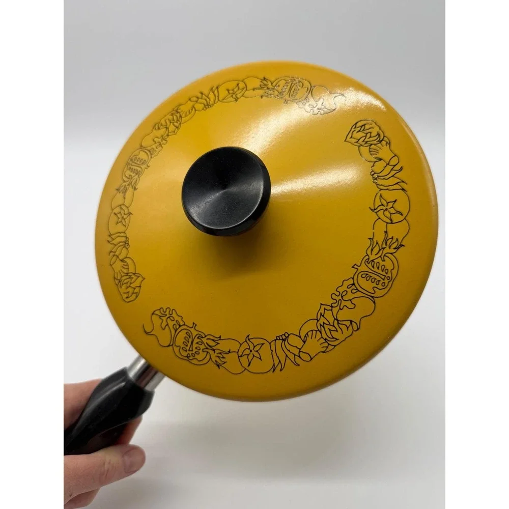 Vintage Wear-Ever Skillet Pan 8 Inch Harvest Yellow Vegetable print‎ Lid USA